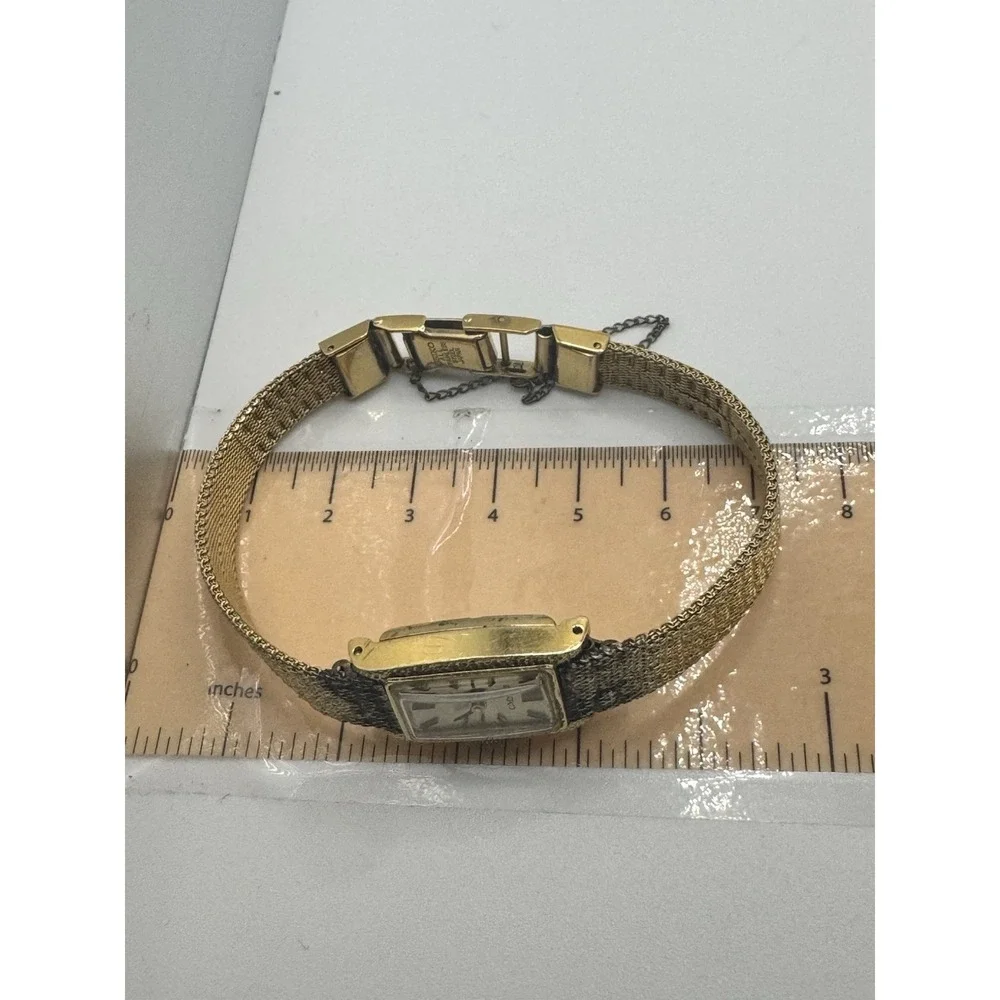 Vintage Seiko Gold Tone Mesh Band Cocktail Watch Textured Bezel Untested